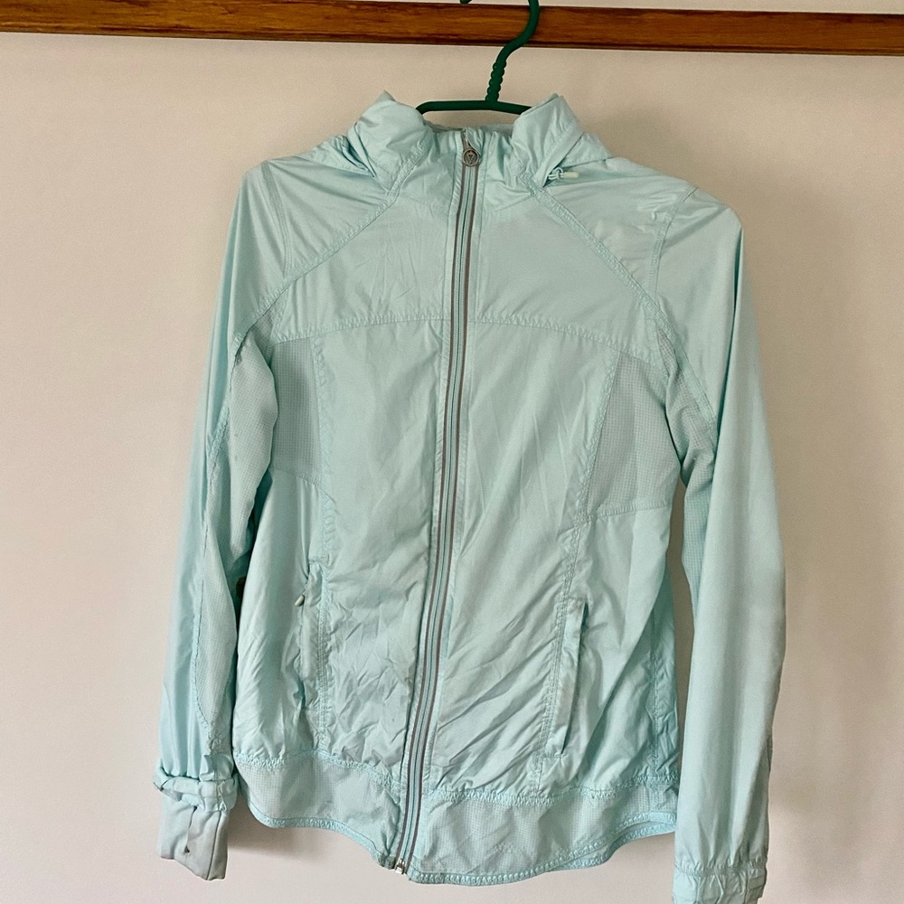 Women’s exercise coat